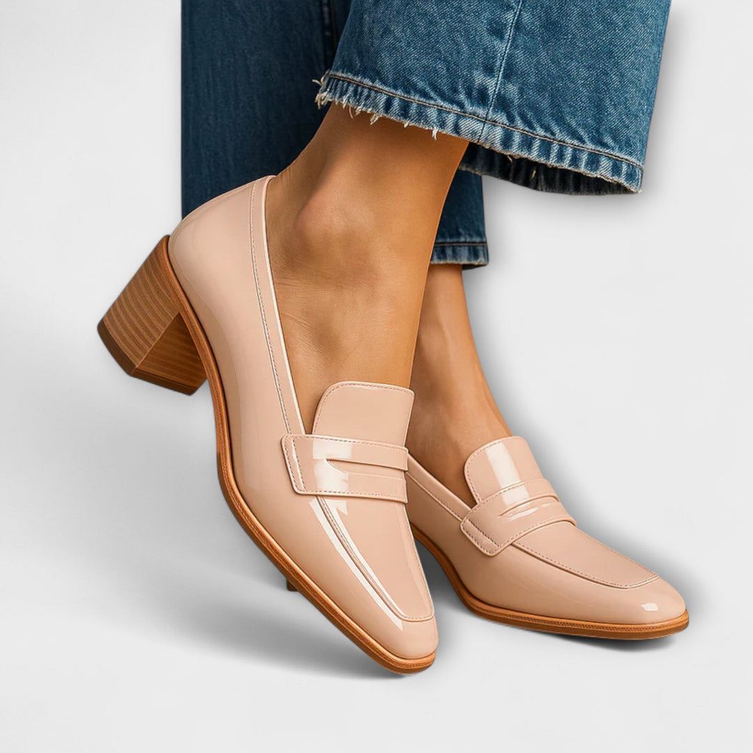 Samantha | Shiny Moccasins