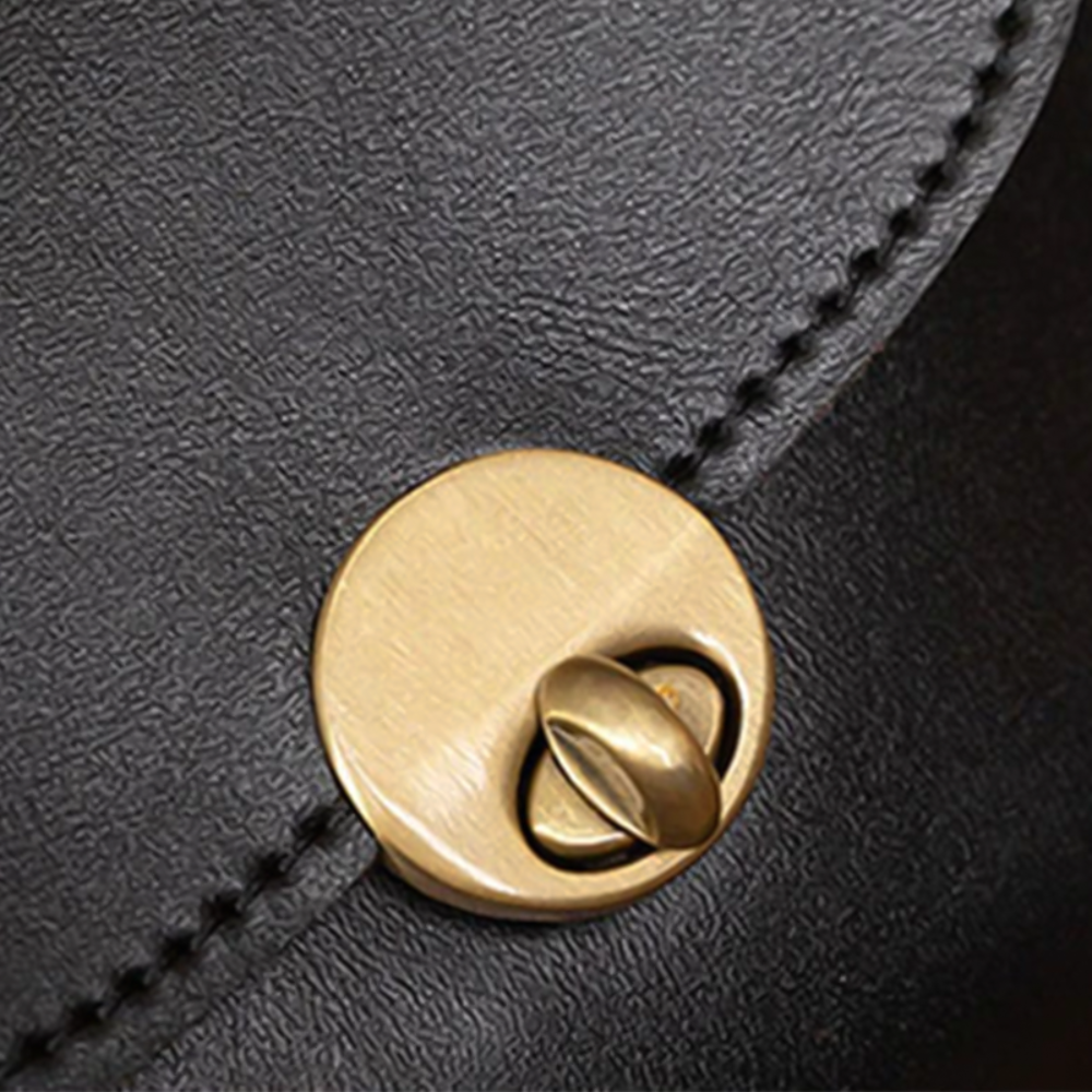 Vintage Kiss-Lock Bag - Retro Chic Essential