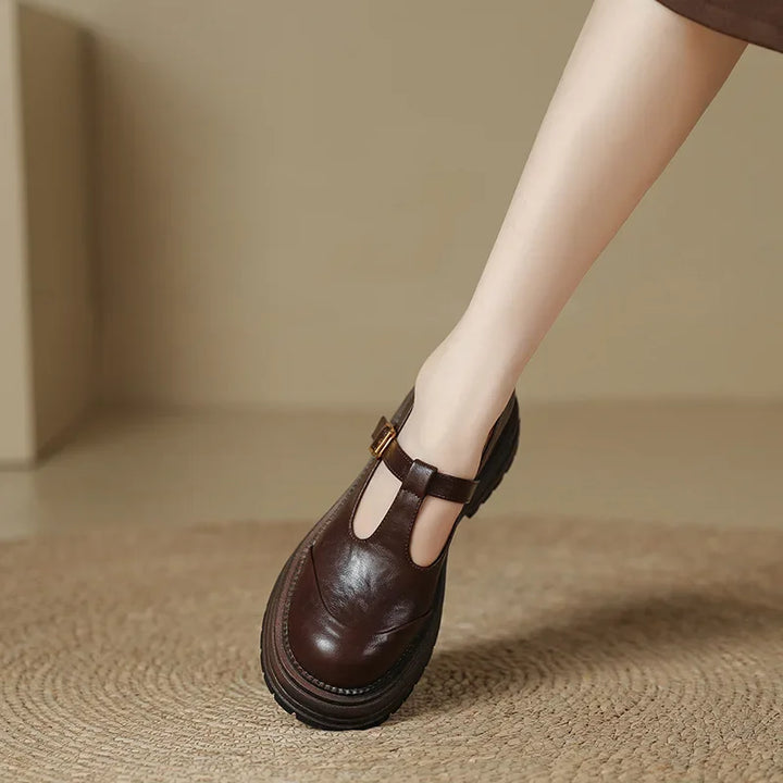 Mary Janes – Elegant leather shoes