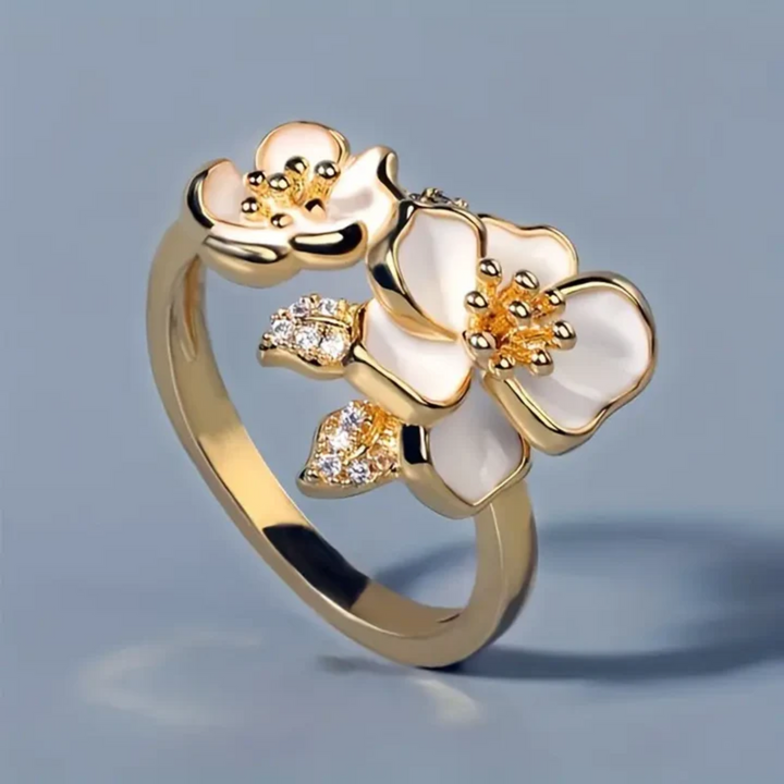 White Blossom Gold Ring